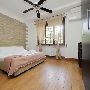 Vatican Flat Cozy With Private Court Appartamento Roma